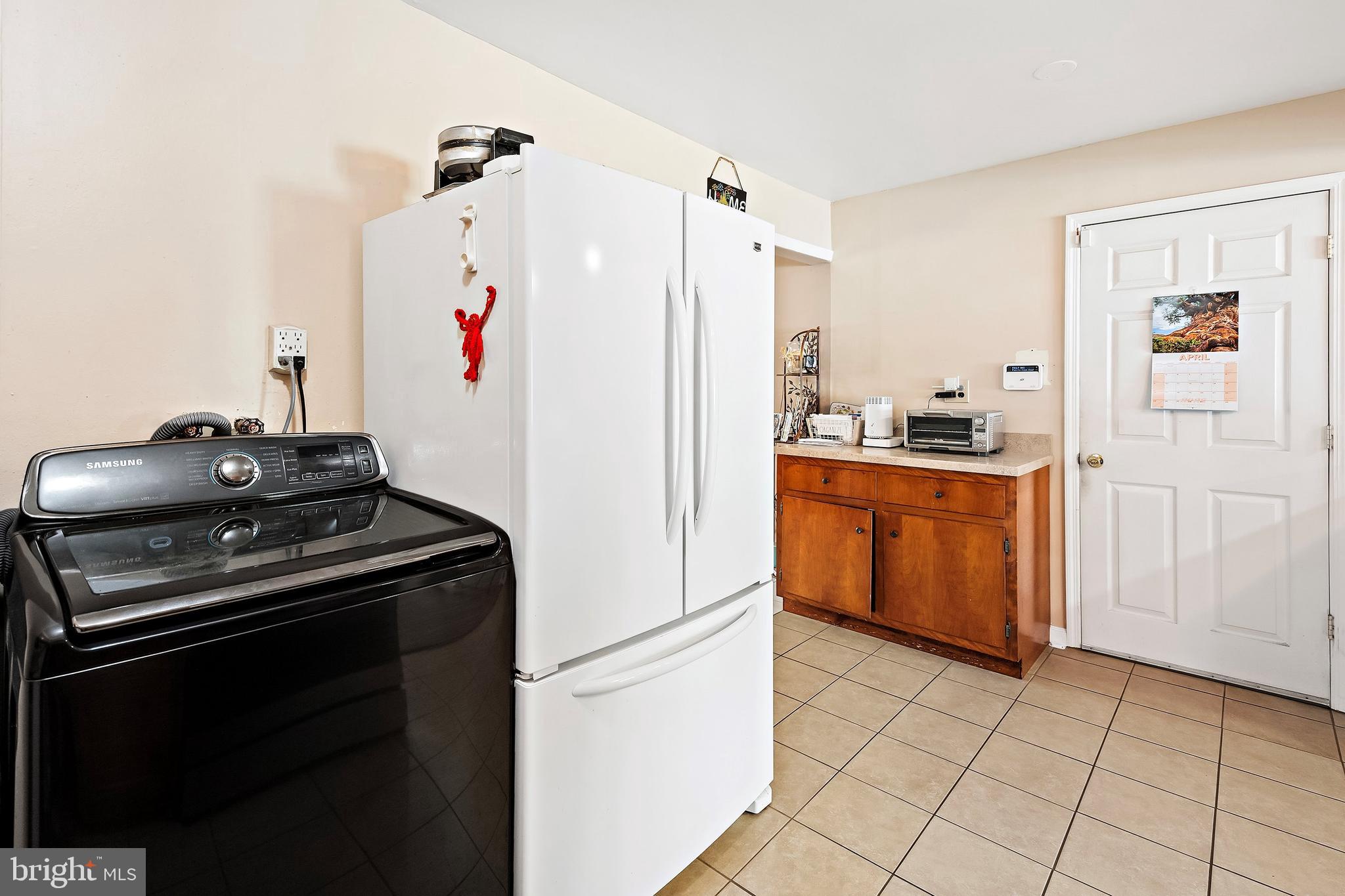 29 Appleton Drive Hazlet, NJ 07730 - Photo 10 of 28