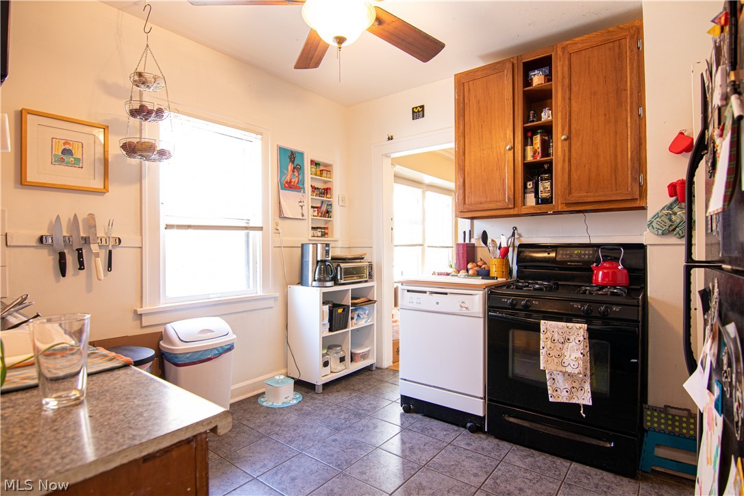 3236 Clarendon Road Cleveland, OH 44118 - Photo 19 of 31