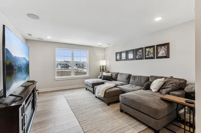 $5,800 | 7872 Jade Lane, Victoria, MN 55386