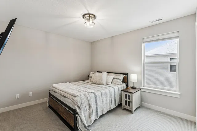 $5,800 | 7872 Jade Lane, Victoria, MN 55386