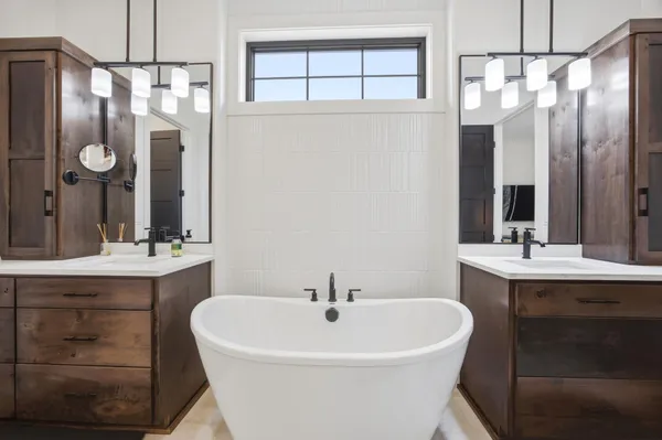 $919,000 | 3282 47th Avenue South, Fargo, ND 58104