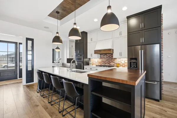 $919,000 | 3282 47th Avenue South, Fargo, ND 58104