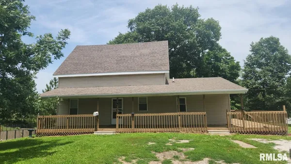 $105,000 | 725 North Lafayette Street, Macomb, IL 61455