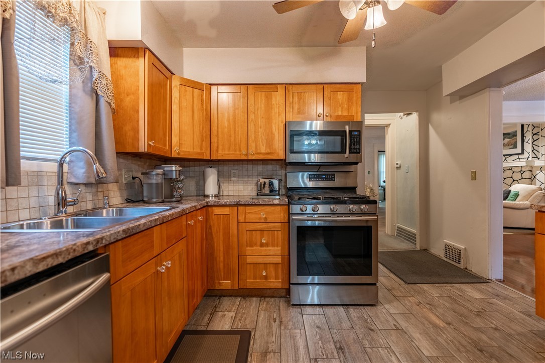 3361 Altamont Road Cleveland, OH 44118 - Photo 15 of 35