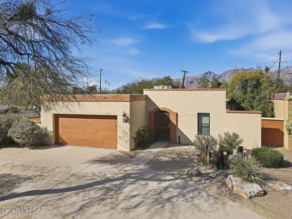 $429,000 | 4711 East Silver Place, Tucson, AZ 85712