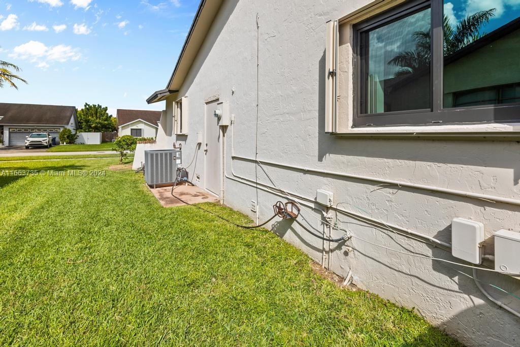 The Hammocks Miami, FL 33186 - Photo 56 of 62 a view of a house with a backyard