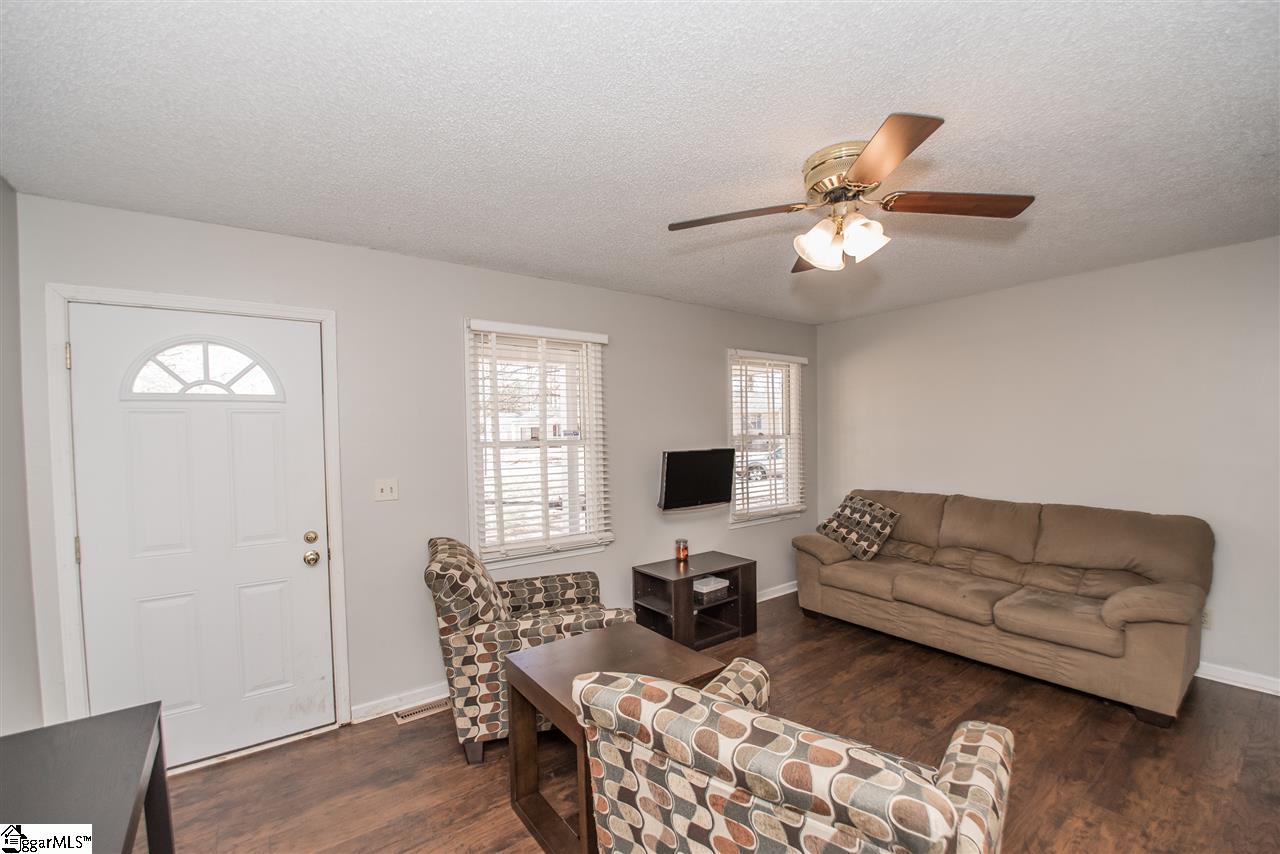 1 Pine Needle Road Piedmont, SC 29673 - Photo 4 of 34 Gallery Image 4