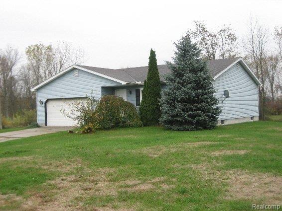 6015 Frith Road St. Clair, MI 48079 - Photo 3 of 12 Right side