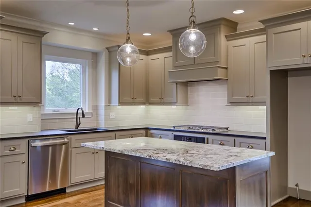 $709,950 | 2407 West 177th Terrace, Overland Park, KS 66085