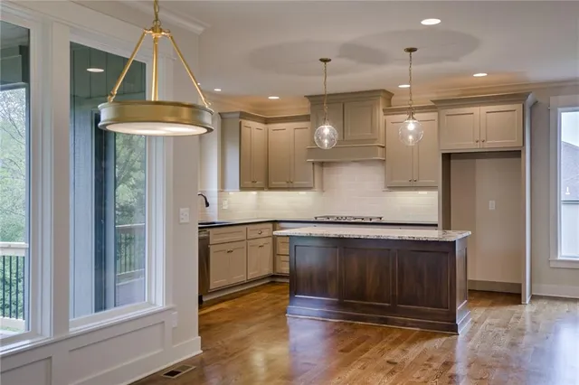 $709,950 | 2407 West 177th Terrace, Overland Park, KS 66085