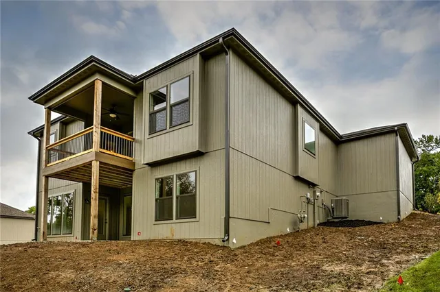 $709,950 | 2407 West 177th Terrace, Overland Park, KS 66085