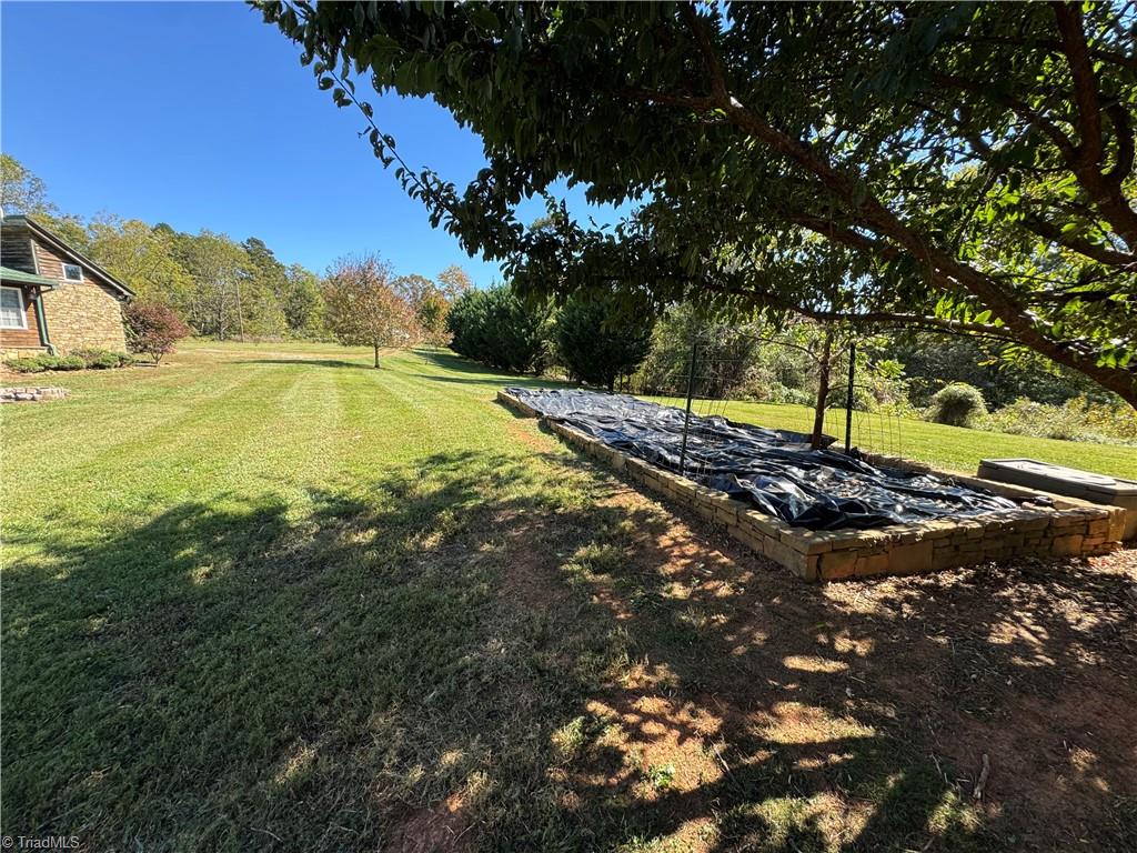 150 Teardrop Acres Way Elkin, NC 28621 - Photo 15 of 48