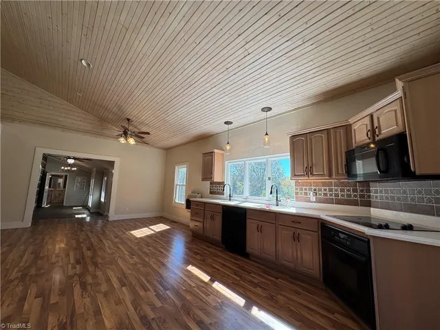 $379,000 | 9924 Highway 268, Elkin, NC 28621