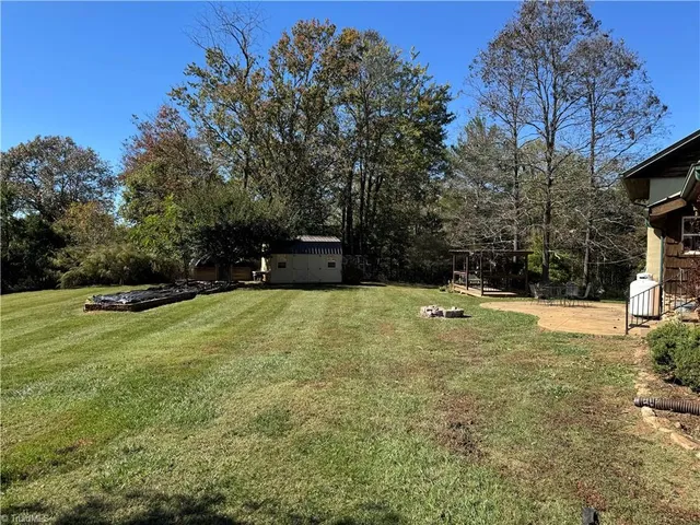 $379,000 | 9924 Highway 268, Elkin, NC 28621