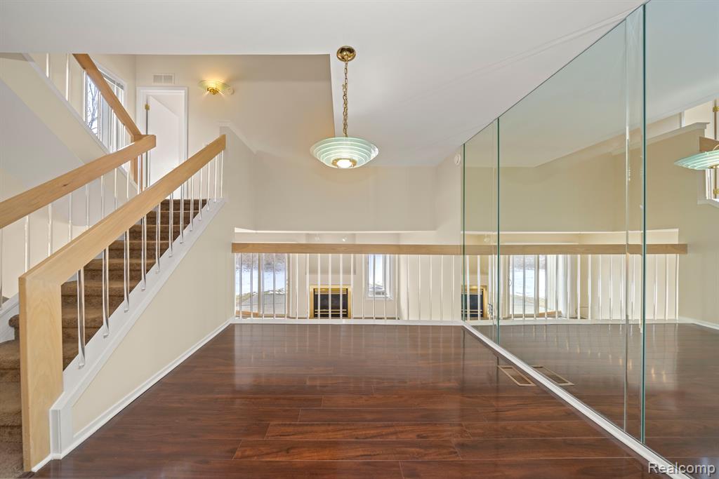 39449 Country Lane Novi, MI 48375 - Photo 8 of 29