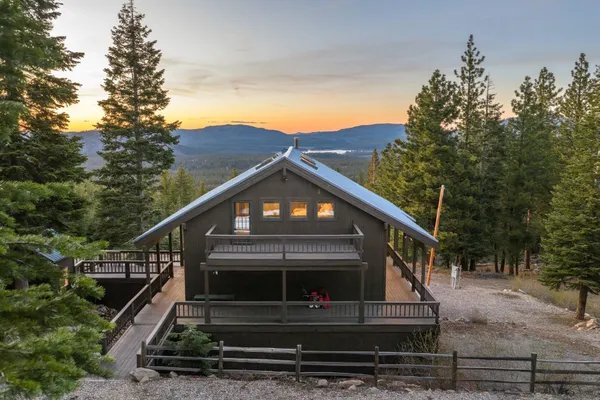 $1,700,000 | 16746 Tewksbury Drive, Truckee, CA 96161