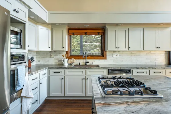 $1,700,000 | 16746 Tewksbury Drive, Truckee, CA 96161