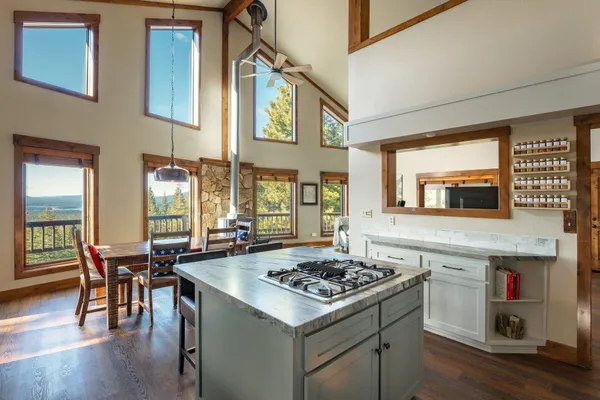 $1,700,000 | 16746 Tewksbury Drive, Truckee, CA 96161