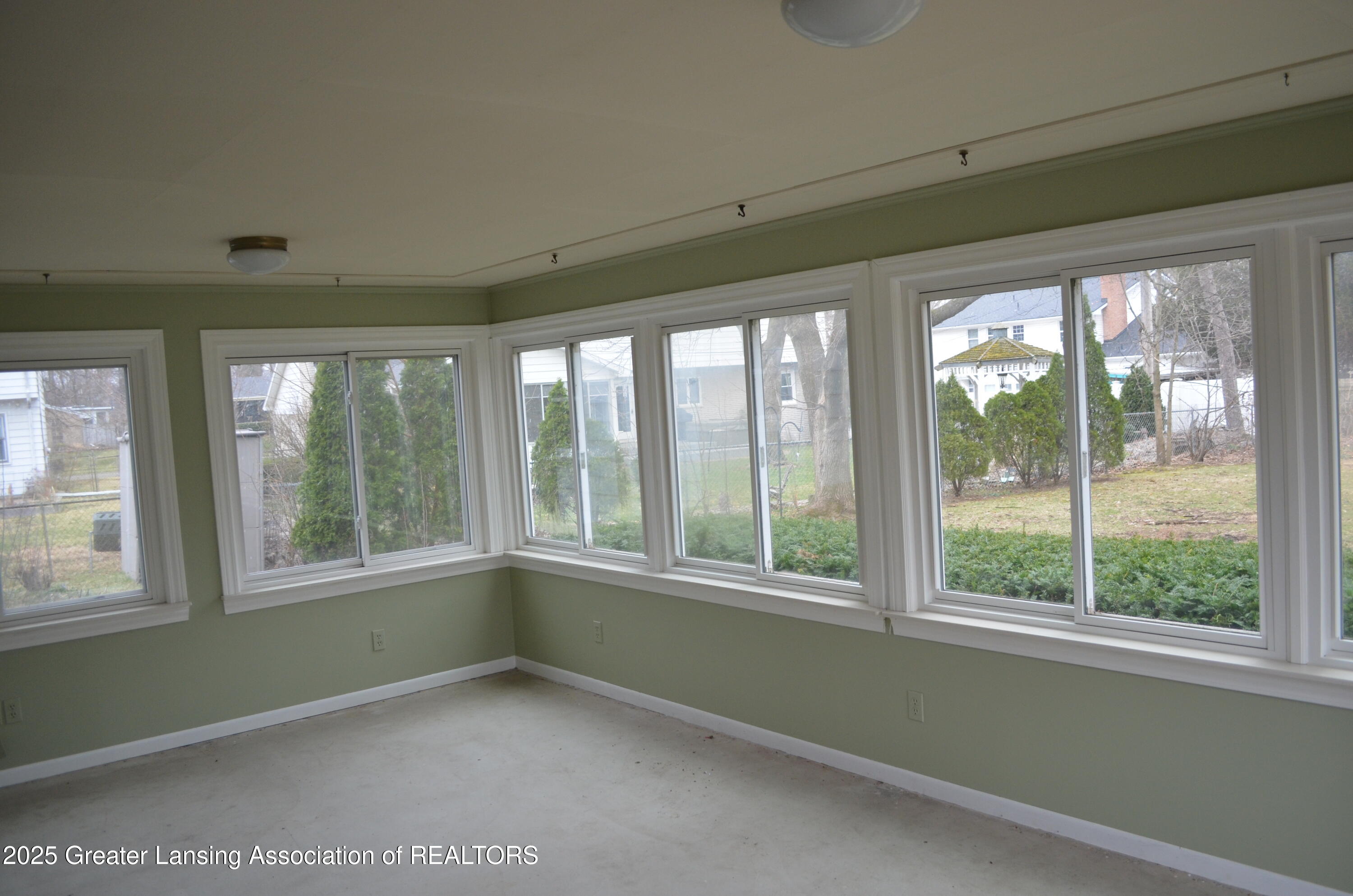 2414 Hampshire Road Lansing, MI 48911 - Photo 31 of 48 DSC_0199