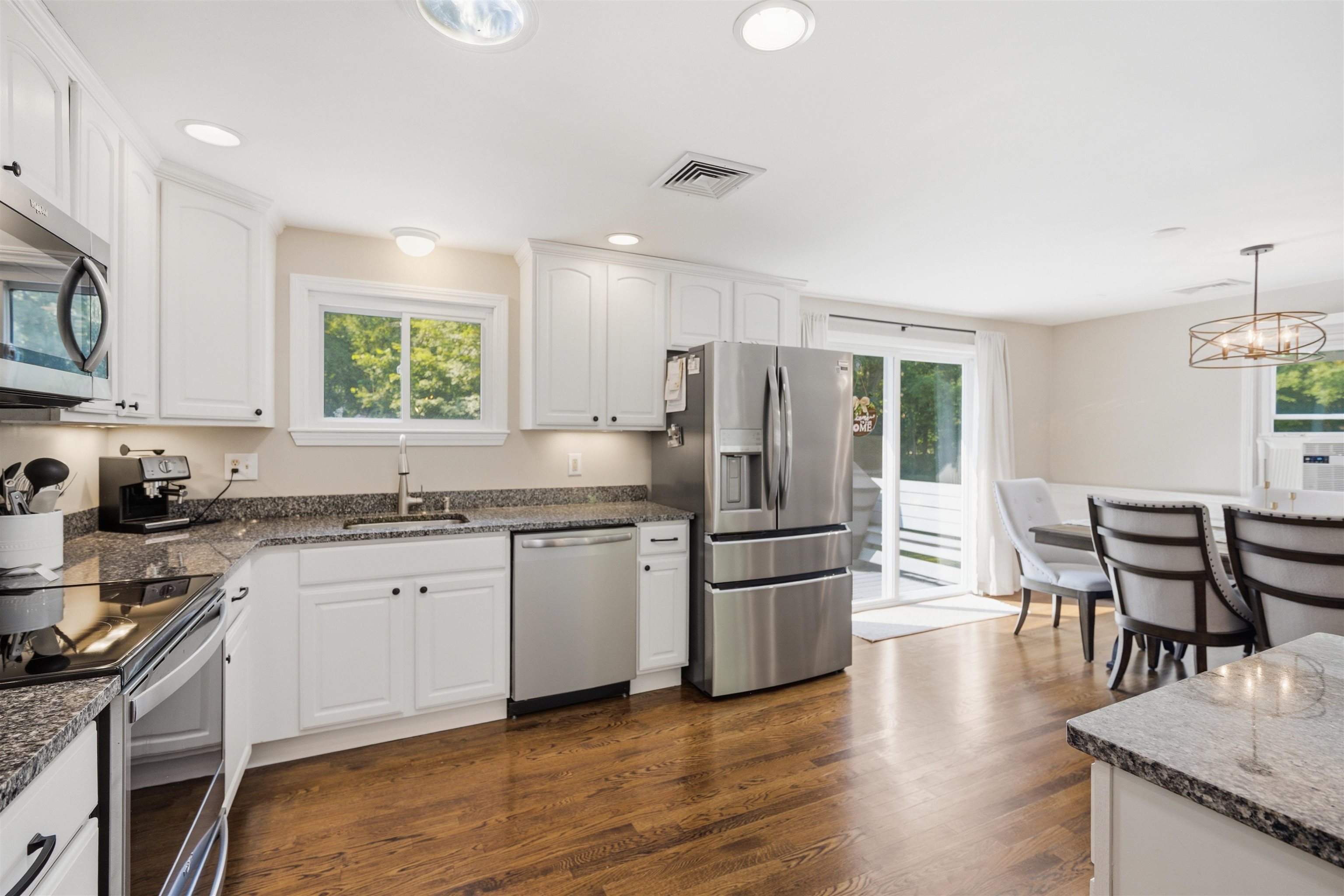 68 Jericho Road Pelham, NH 03076 - Photo 11 of 40