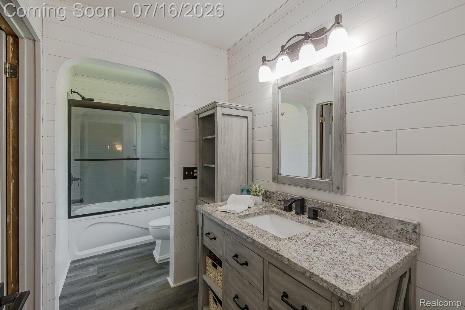 43995 Bemis Road Belleville, MI 48111 - Photo 38 of 67 Updated full bath with granite