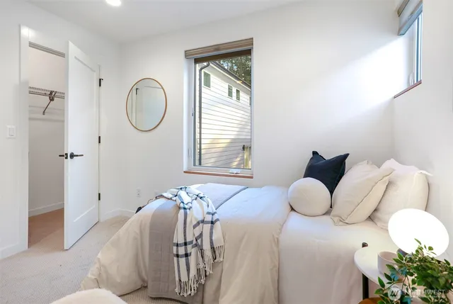 $565,000 | 10344 Wallingford Avenue North, Seattle, WA 98133