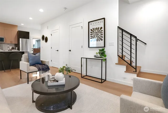 $565,000 | 10344 Wallingford Avenue North, Seattle, WA 98133