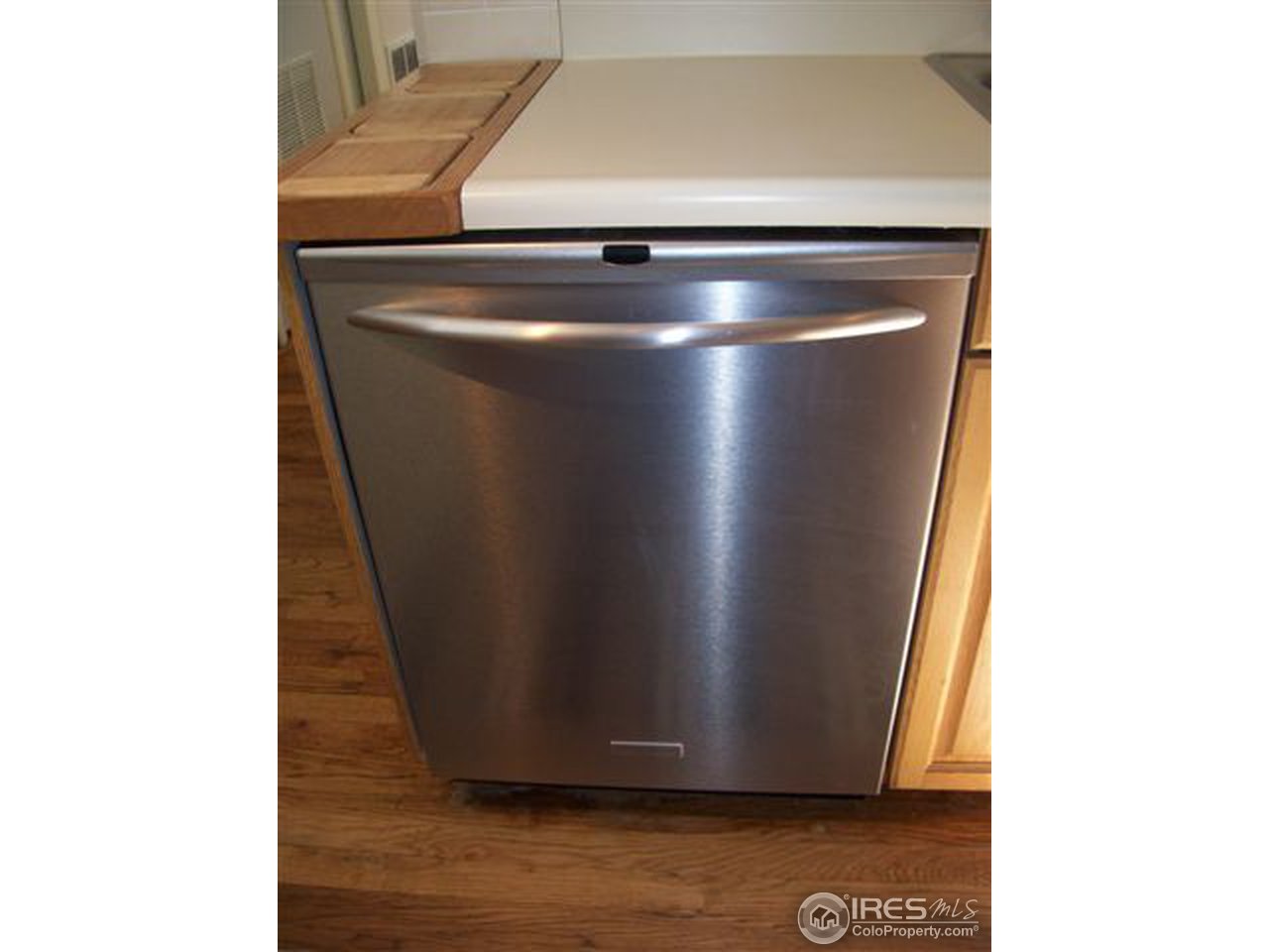 351 Aurora Road Black Hawk, CO 80422 - Photo 5 of 16 Stainless Dishwasher