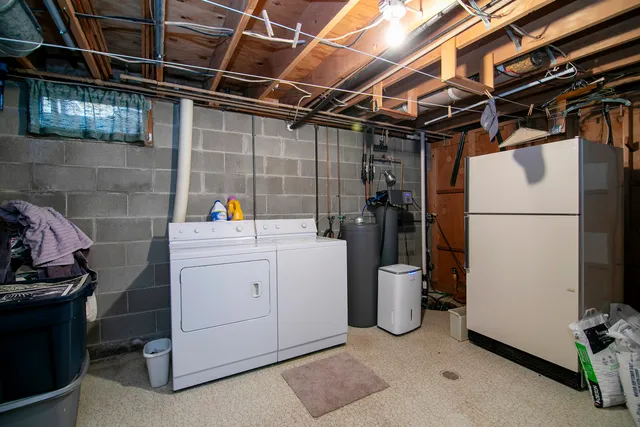 $240,000 | 1611 Quail Drive, St. Anne, IL 60964