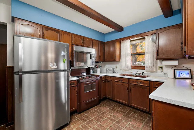 $240,000 | 1611 Quail Drive, St. Anne, IL 60964