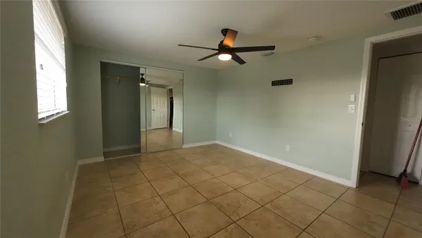 a view of empty room with window