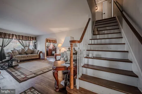 a view of entryway and hall