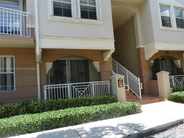 $2,800 | 8980 West Flagler Street, Unit 102, Miami, FL 33174