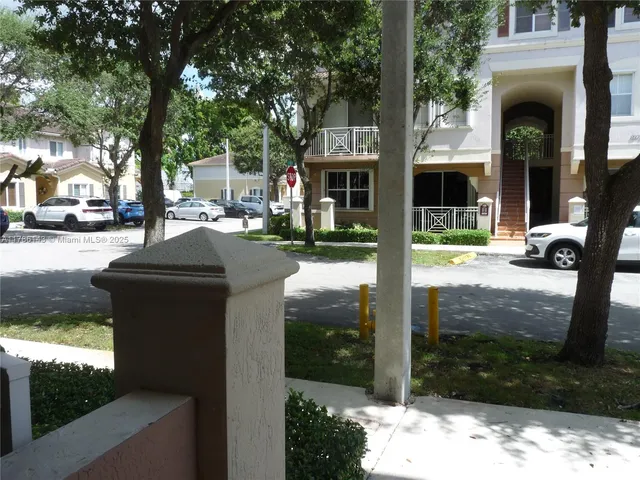 $2,800 | 8980 West Flagler Street, Unit 102, Miami, FL 33174