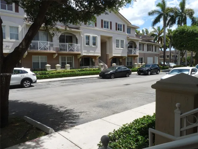 $2,800 | 8980 West Flagler Street, Unit 102, Miami, FL 33174