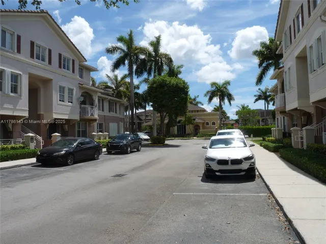 $2,800 | 8980 West Flagler Street, Unit 102, Miami, FL 33174