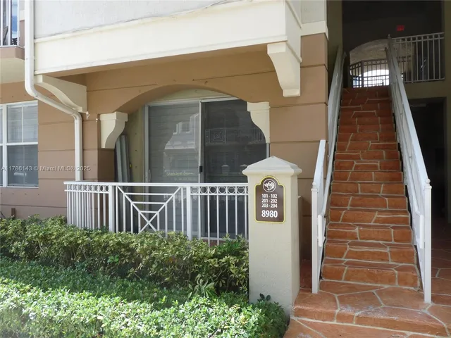 $2,800 | 8980 West Flagler Street, Unit 102, Miami, FL 33174
