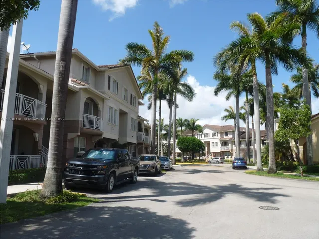 $2,800 | 8980 West Flagler Street, Unit 102, Miami, FL 33174