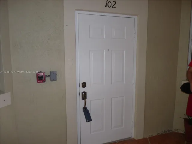 $2,800 | 8980 West Flagler Street, Unit 102, Miami, FL 33174