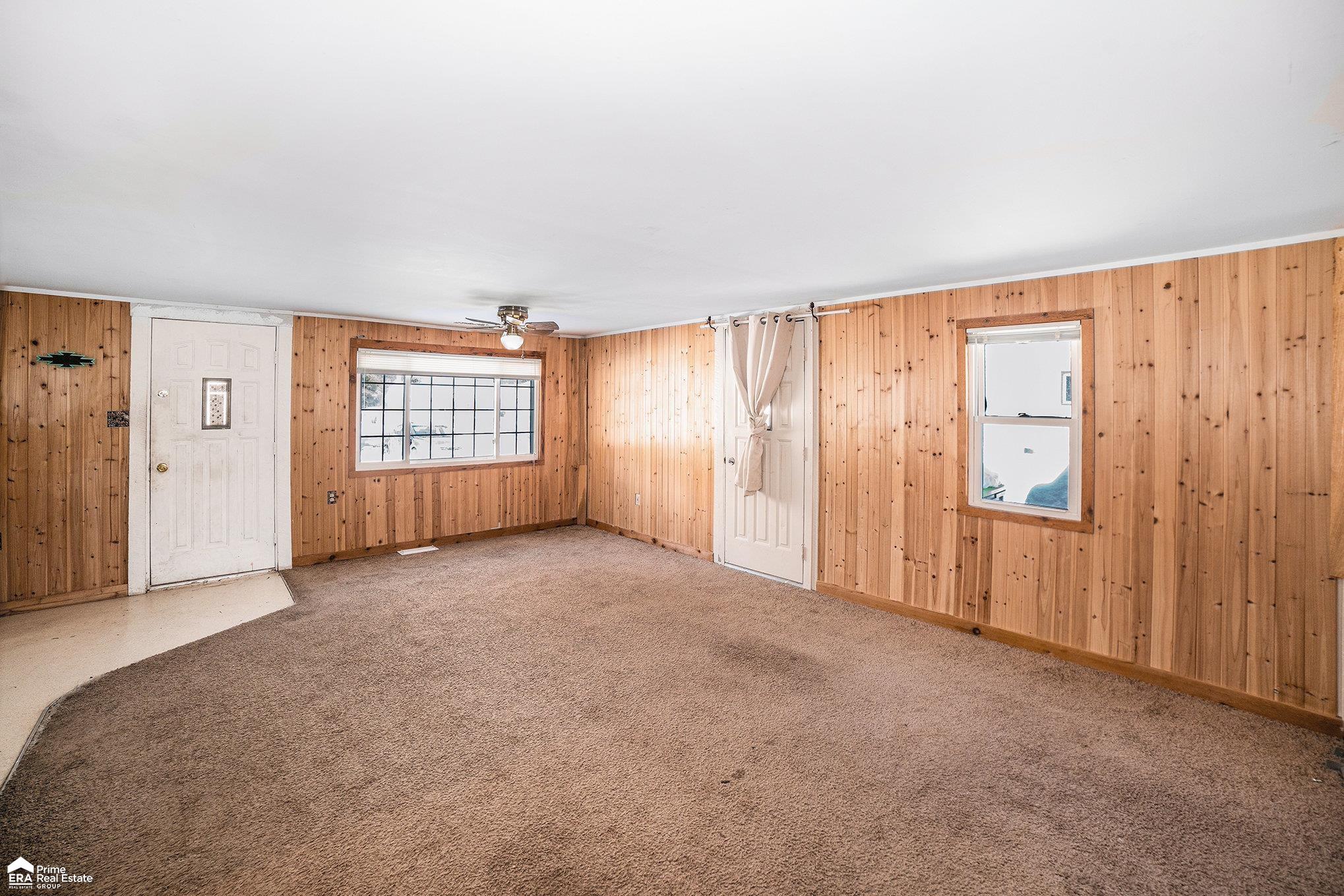 10412 Washington Road St. Helen, MI 48656 - Photo 7 of 22 50166457-62f60d53-1ff2-4ea0-baec-4d8f5bc268a3.JPG