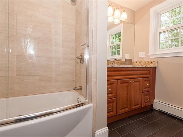 22 Robin Road Lynnfield, MA 01940 - Photo 14 of 27 Gallery Image 14