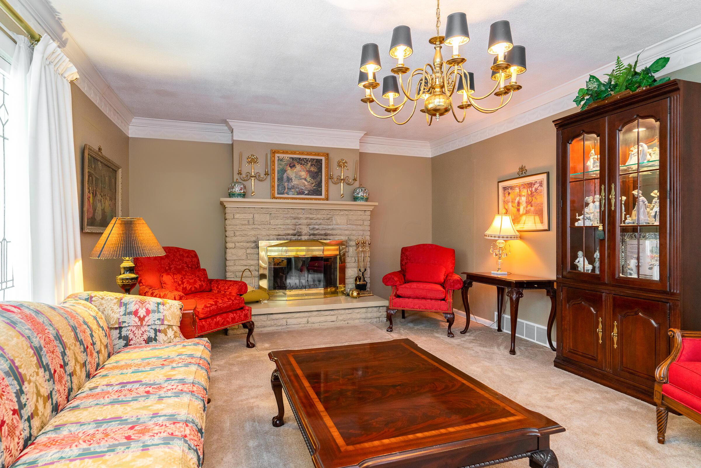Enjoy 3 fireplaces in the home including the WBFP in the living room.