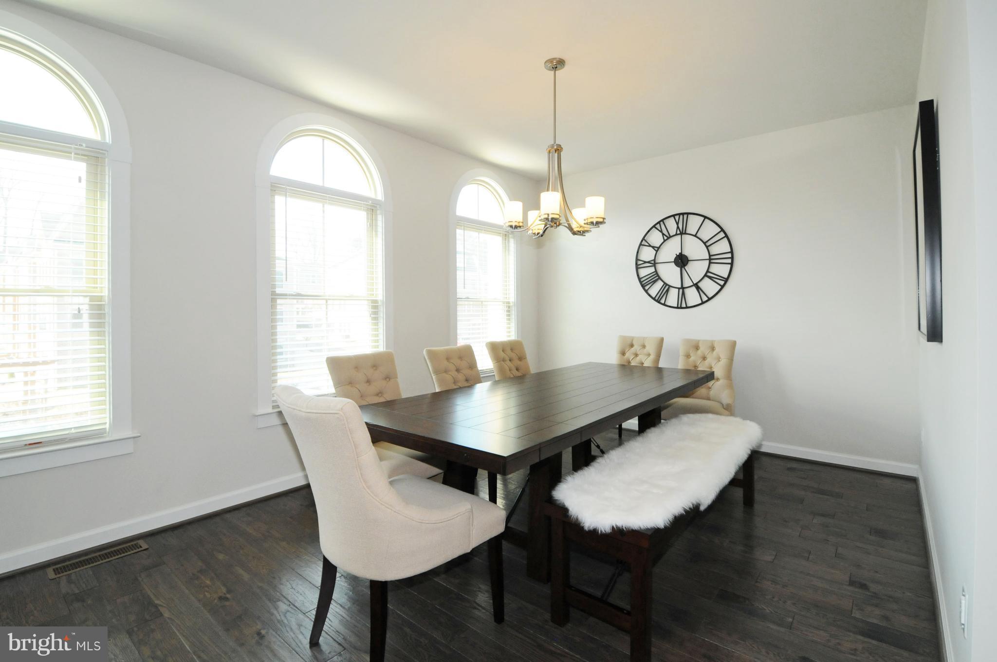 2354 Chadlington Road Falls Church, VA 22043 - Photo 13 of 41 HUGE LIGHT-FILLED DINING ROOM