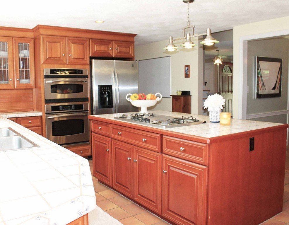 309 Springs Road Bedford, MA 01730 - Photo 8 of 28 Gallery Image 8