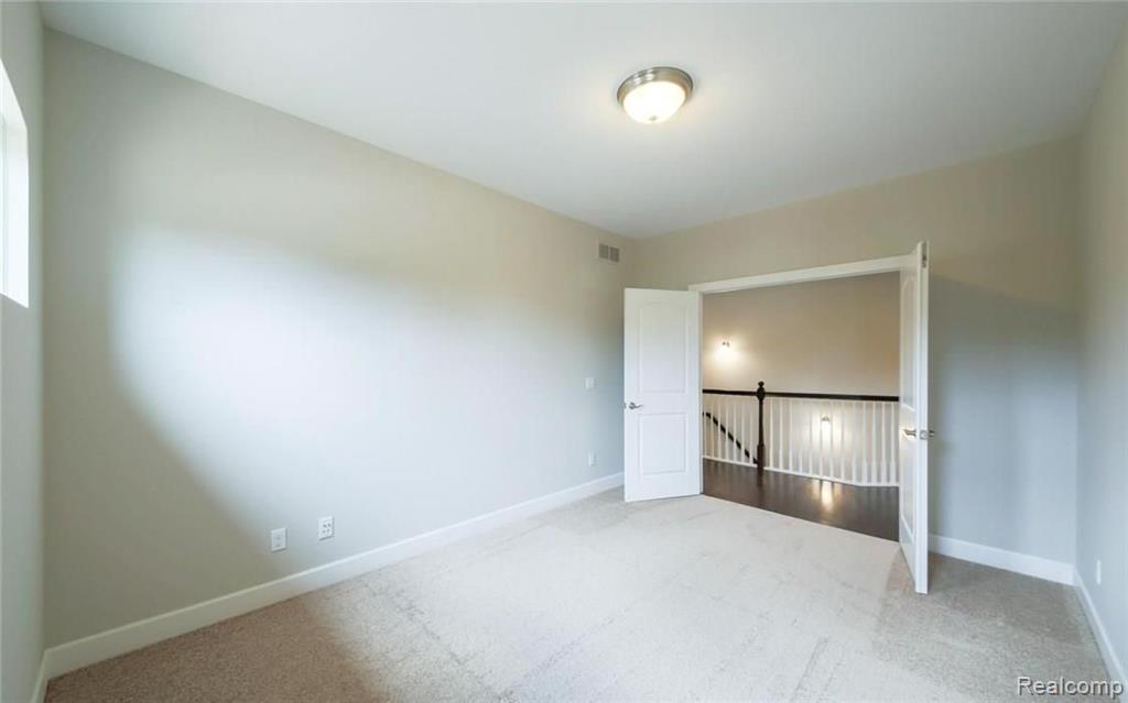 5487 Woodfall Road Clarkston, MI 48348 - Photo 8 of 21