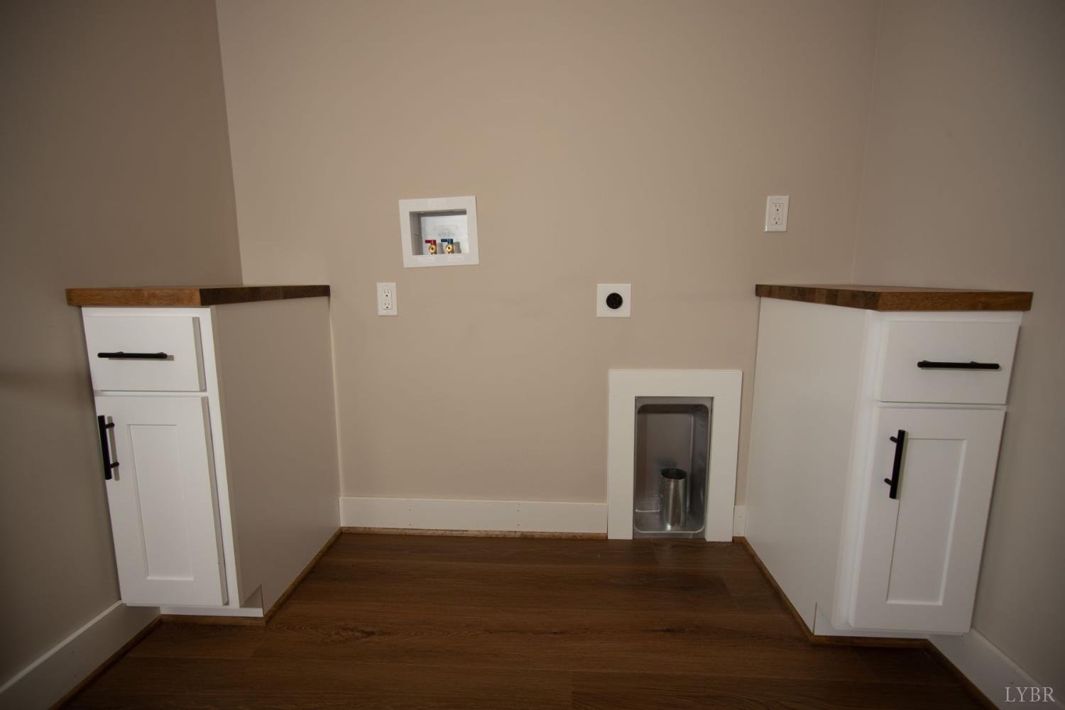 108 Montfair Drive Amherst, VA 24521 - Photo 31 of 39 an empty room with wooden floor and closet