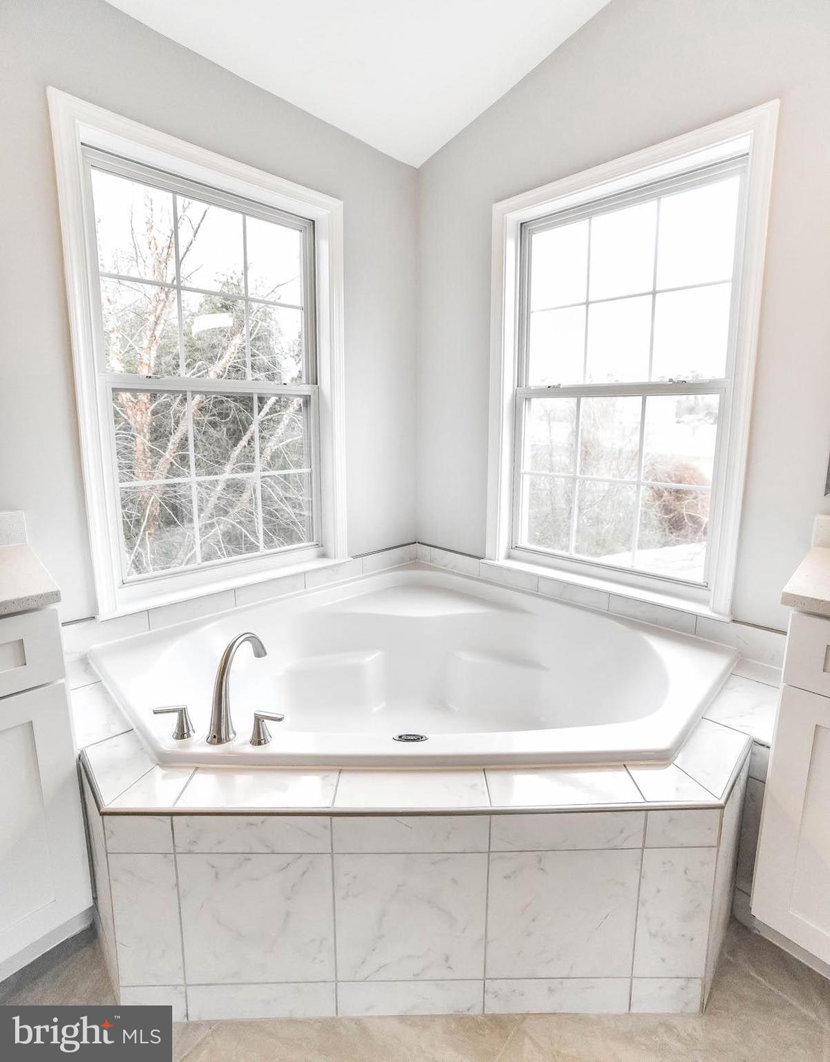 3805 St Leonard Road St. Leonard, MD 20685 - Photo 33 of 39 Beautiful tile work; Master bath soaking tub