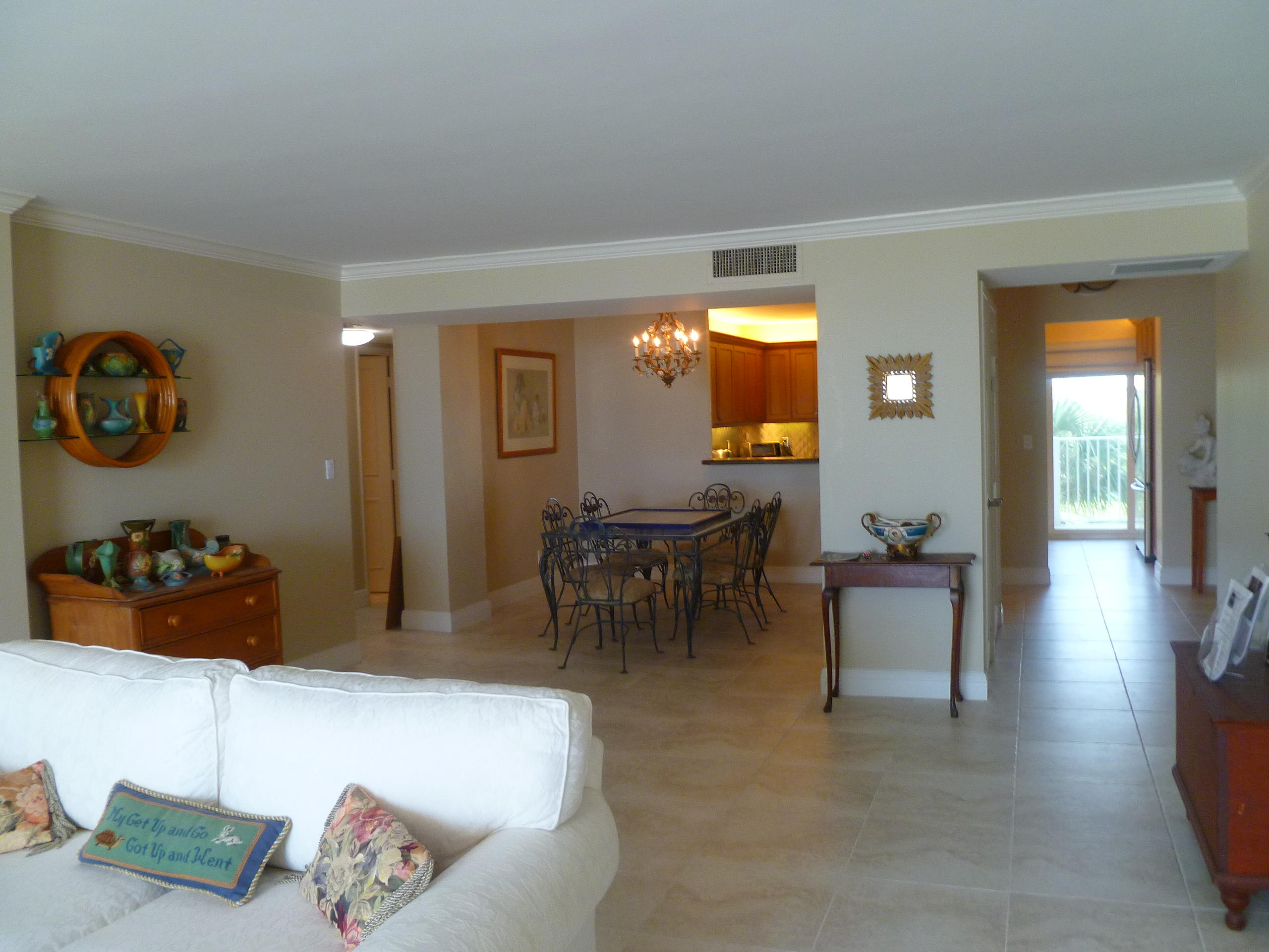 3000 South Ocean Boulevard, Unit 303 Boca Raton, FL 33432 - Photo 6 of 51 Living room/Dining Area