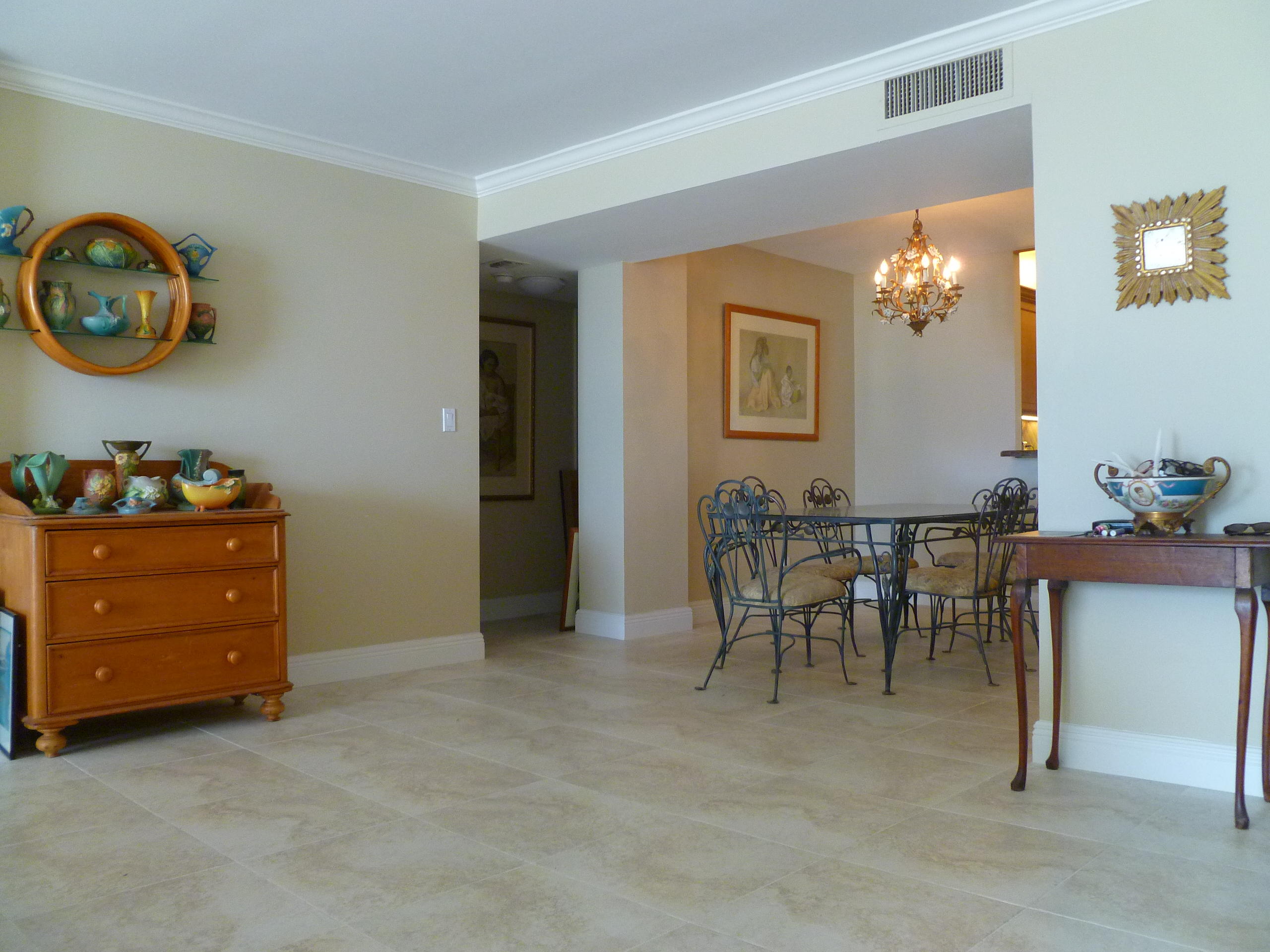 3000 South Ocean Boulevard, Unit 303 Boca Raton, FL 33432 - Photo 8 of 51 Living room/dining area