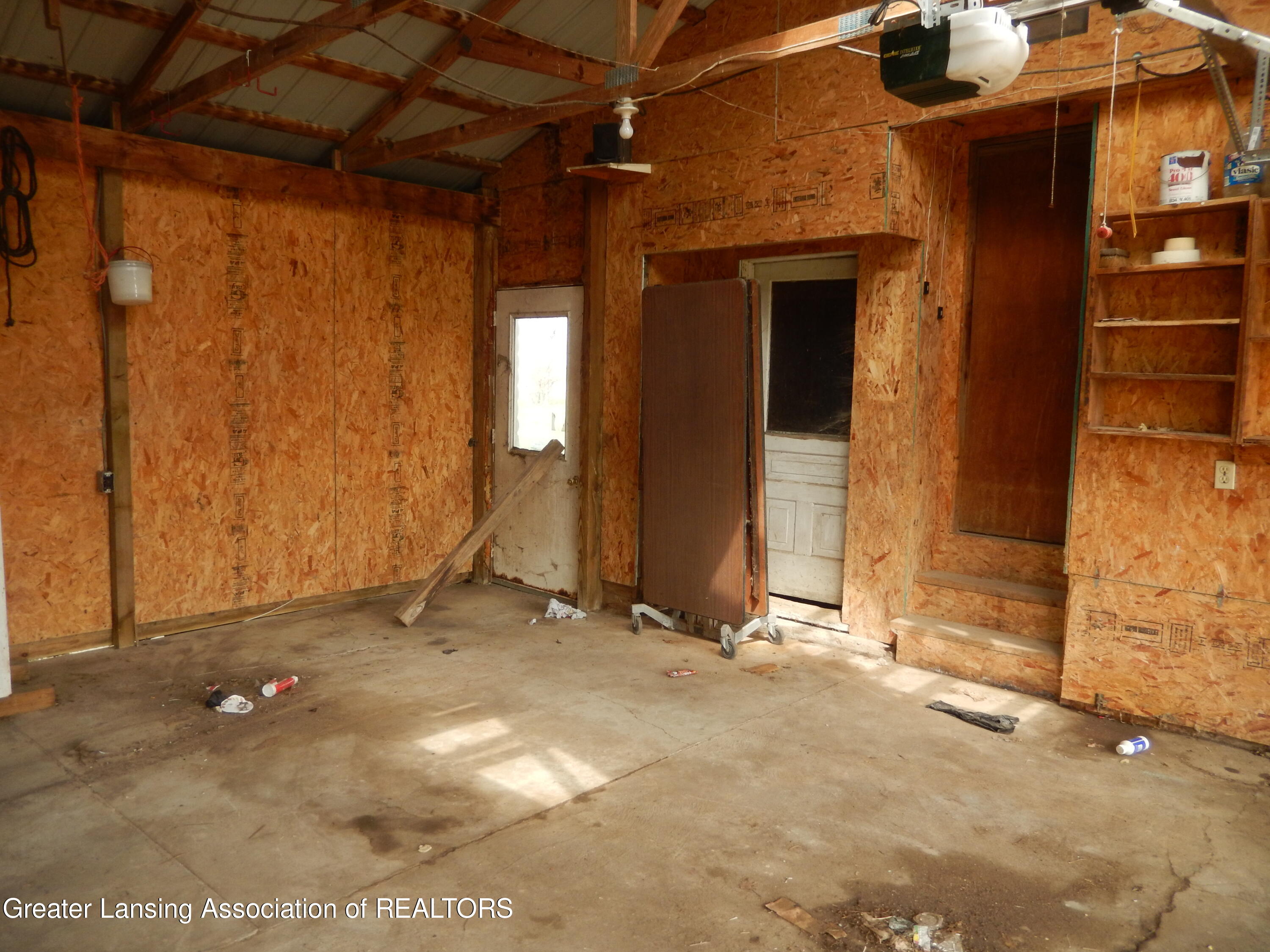 4253 North Grove Road St. Johns, MI 48879 - Photo 6 of 9 garage